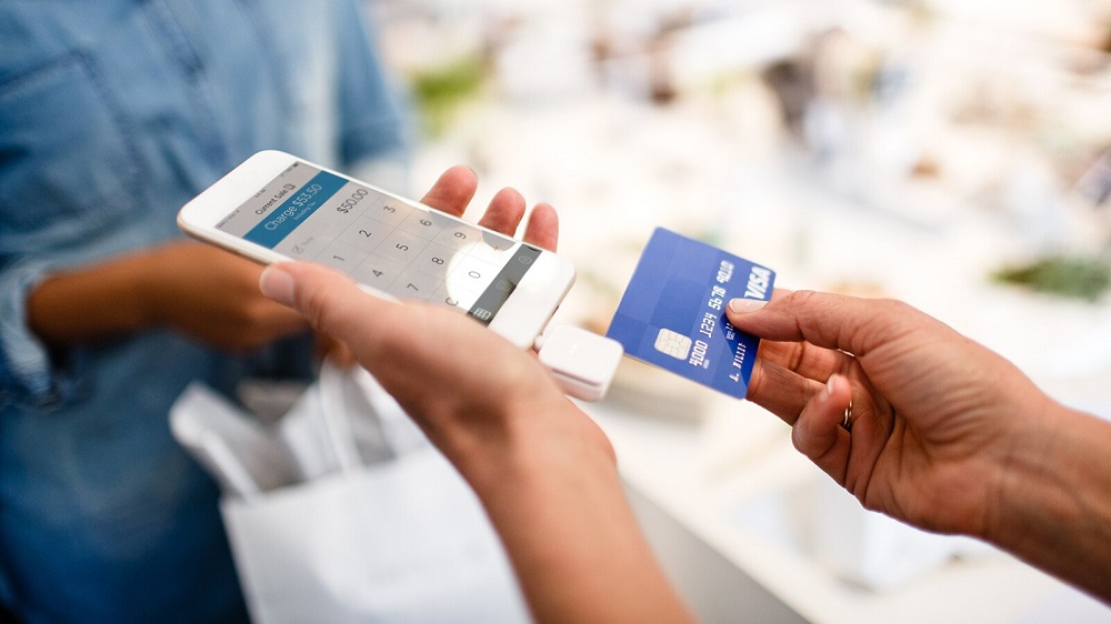 Промсвязьбанк выпустил приложение, позволяющее использовать телефон для приема платежей по картам
